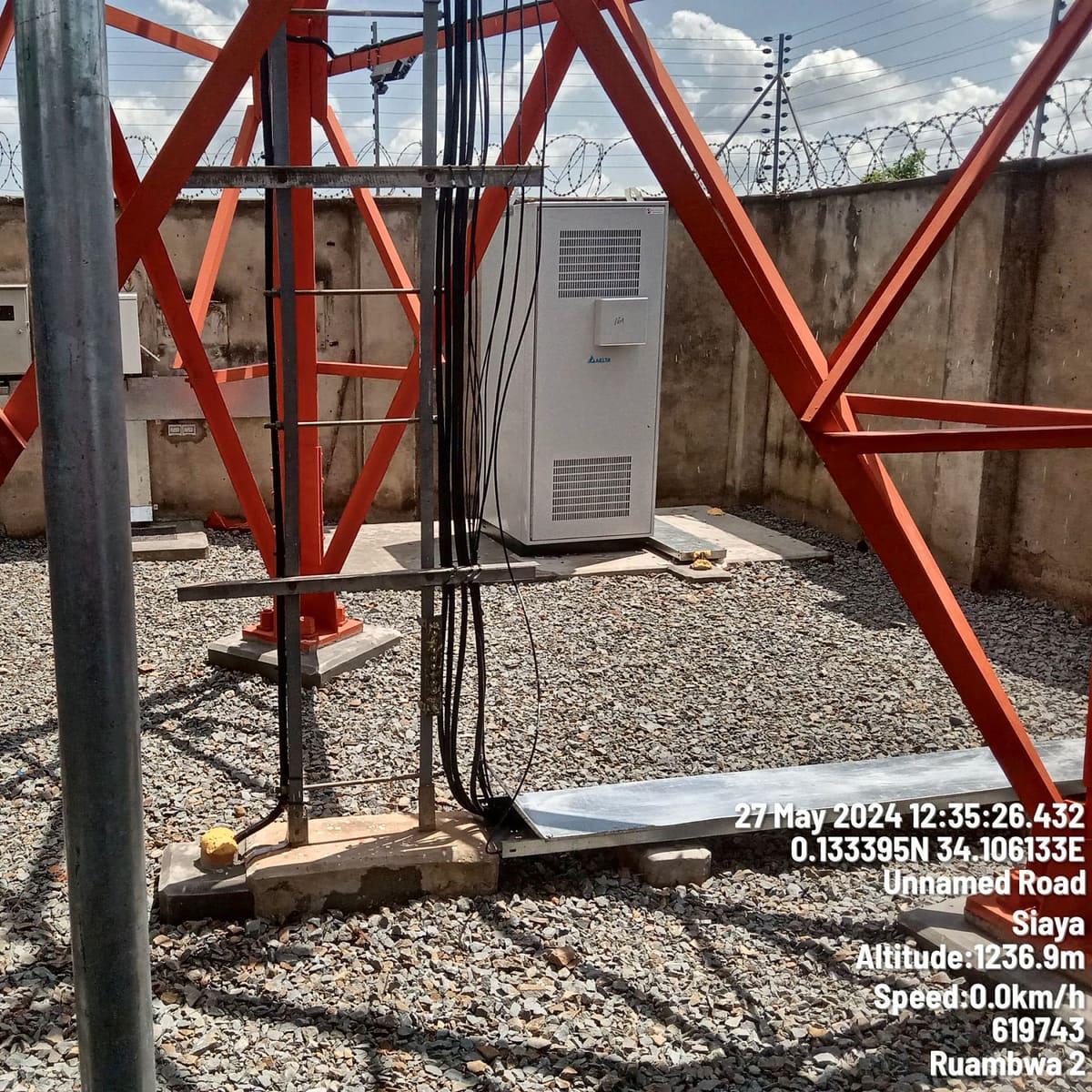 Tower base and outdoor cabinet